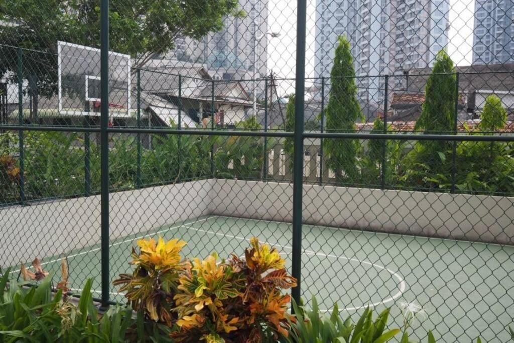1 Bedroom Apartment Near Central Park Mall Jakarta Exterior foto